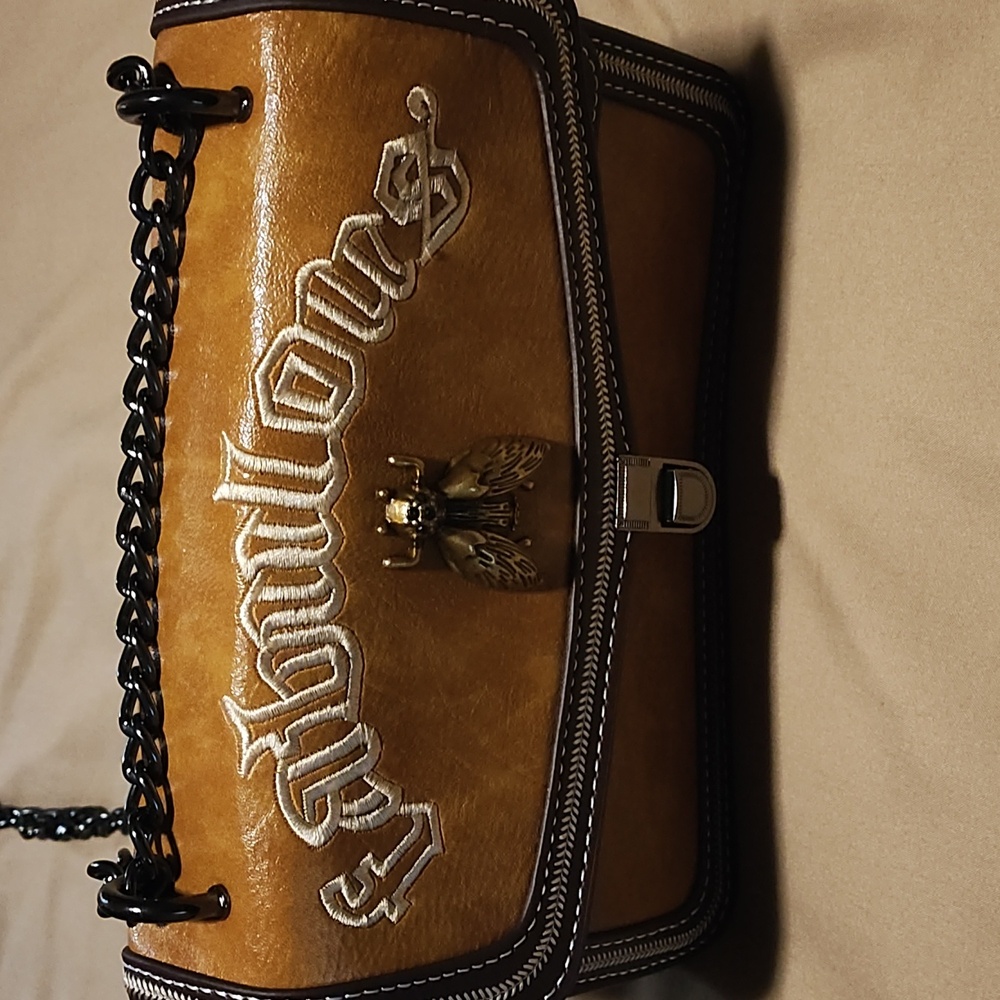 Small brand new purse.